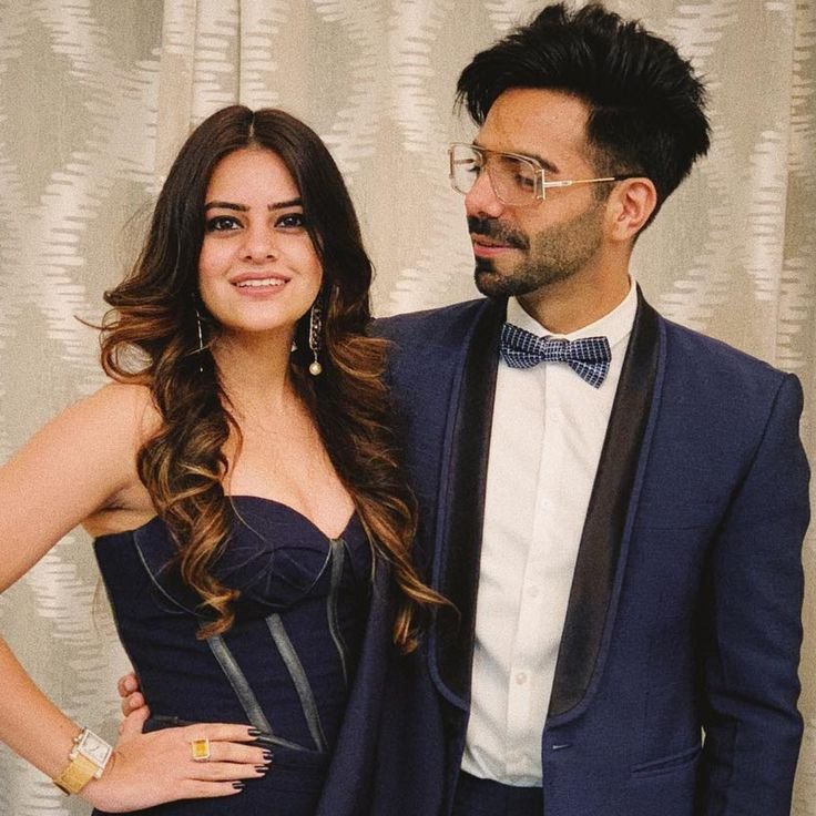 aparshakti khurana wife