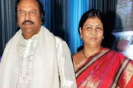 kejriwal wife